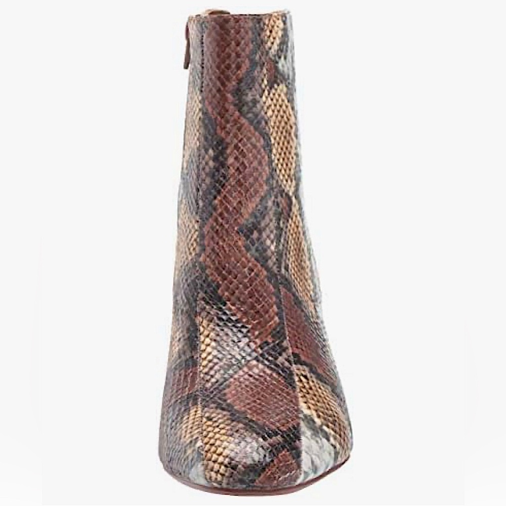 Chinese Laundry Women's Davinna Ankle Boot
DAVINNA SNAKE
Sz 7
NWT - Picture 4 of 8